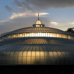 The Kibble Palace in Glasgow Botanic Gardens. Photo by Jan Zeschky. Licensed under CC-BY-2.0.