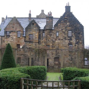 Provand’s Lordship, aka the oldest house in Glasgow, by Ron Almog licensed under CC-BY-2.0