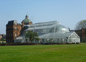 Exterior of the Winter Garden with People's Palace at the rear, by Kim Traynor licensed under CC-BY-SA-3.0.