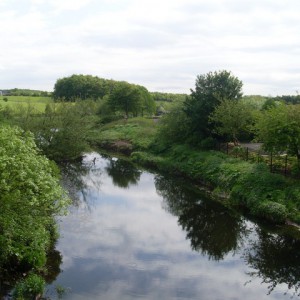 White Cart Water by Stephen Sweeney licensed under CC-BY-SA-2.0.